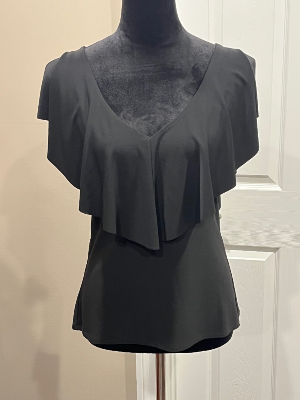 NWT White House Black Market MJ Flounce Black Fitted Ruffle Blouse S